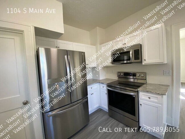 Foto del edificio - Charming 3 Bedroom House With Office & Fen...