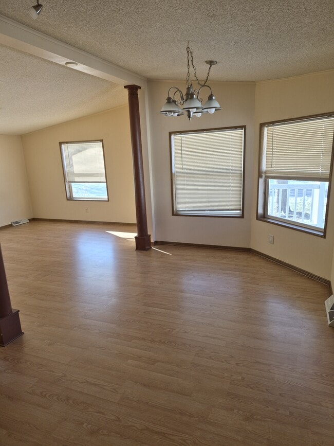 Building Photo - 134 Paddock Cir