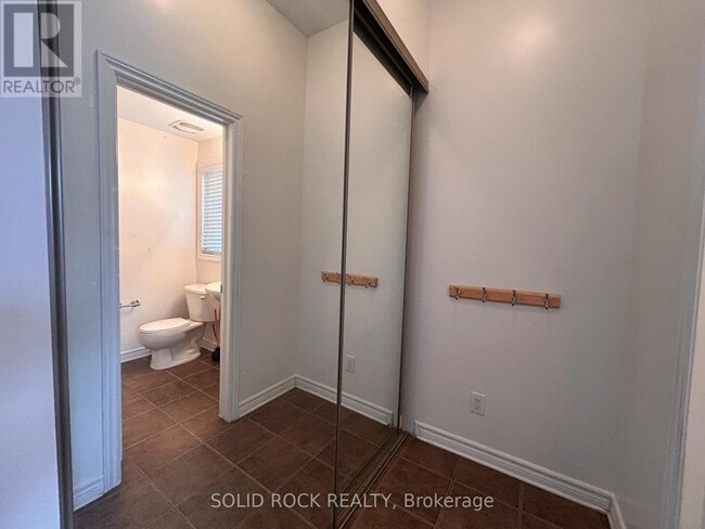 Building Photo - 354 Forestbrook St