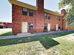 Building Photo - 648 S Rogers Rd