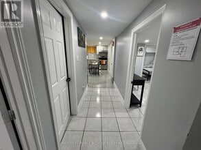 Building Photo - 11 Queen St S