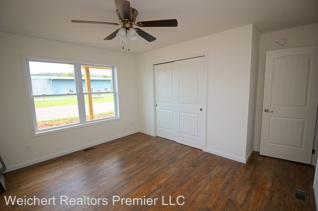 Building Photo - 8824 PA-405