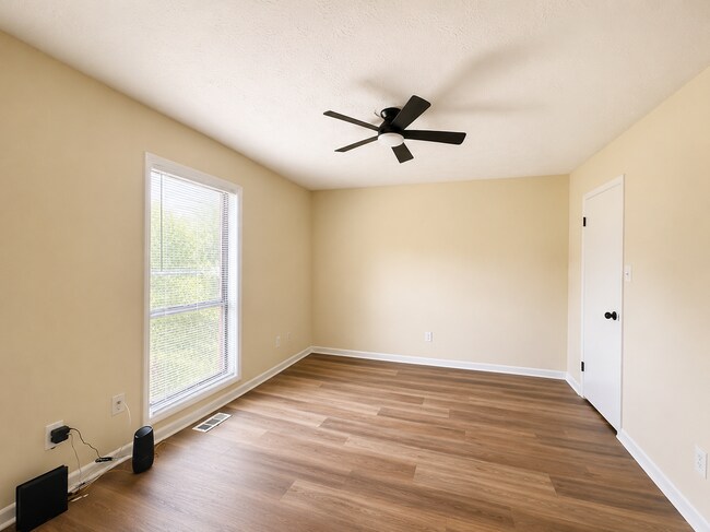 Foto del edificio - 1422 Tangora Ln