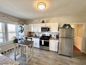 Building Photo - 22-22 10th St