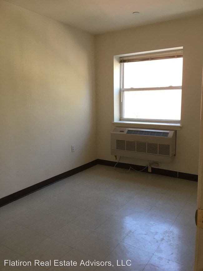 Foto del edificio - 2490 Belmont Ave