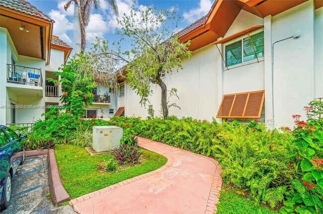 Foto del edificio - 9392 SW 77th Ave