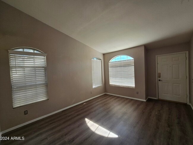 Building Photo - 27 N Pueblo St
