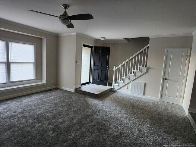 Foto del edificio - 5598 Lockridge Rd
