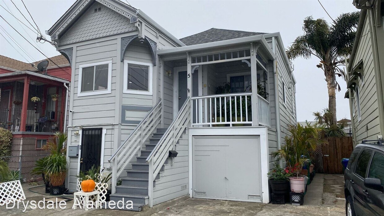 Primary Photo - 2 br, 1.5 bath House - 5 Mastick Court