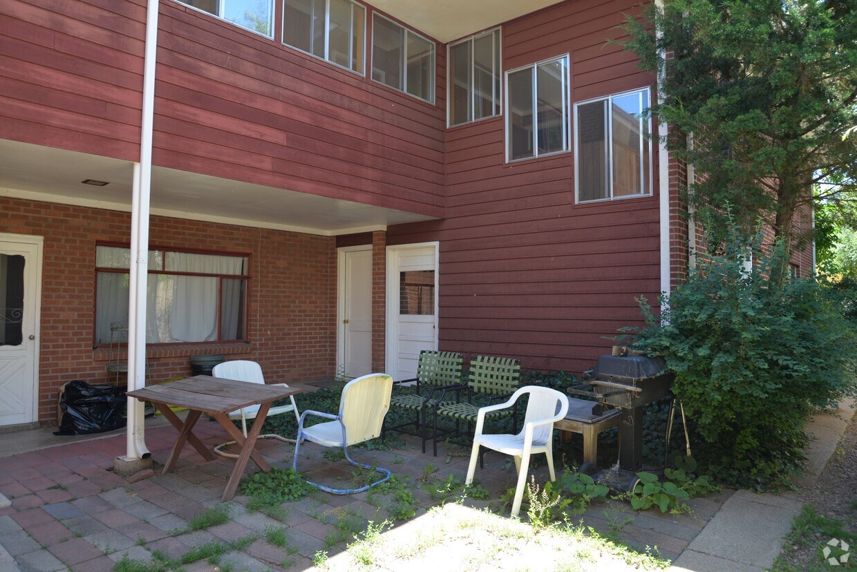 Building Photo - 640 Arapahoe Ave