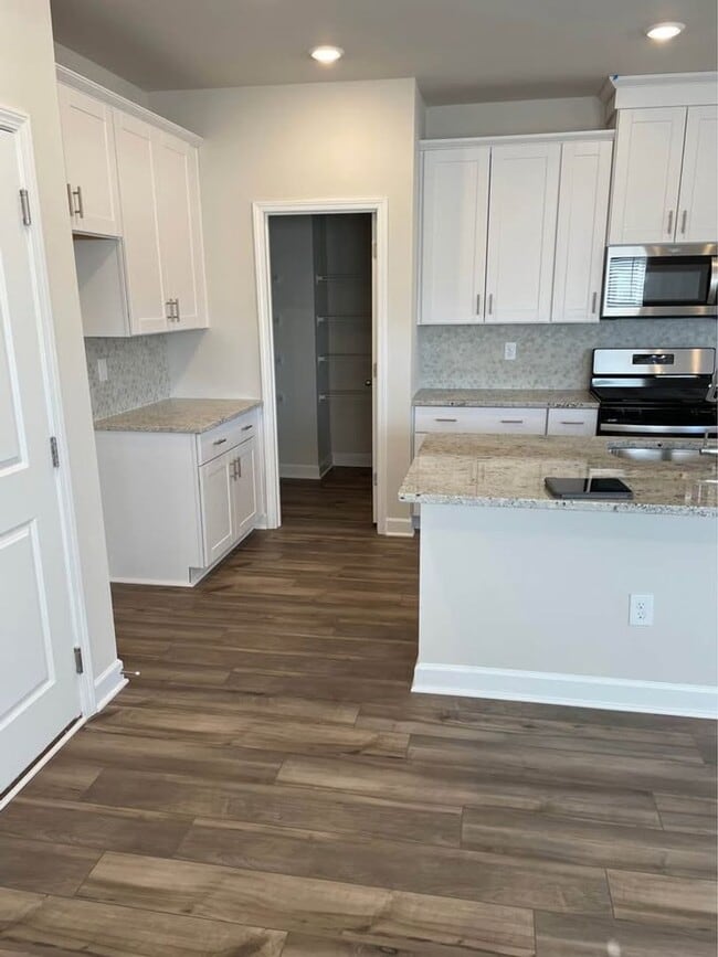 Building Photo - Available Soon! Stunning Five Bedroom, Three Bath Home in Clear Pond!