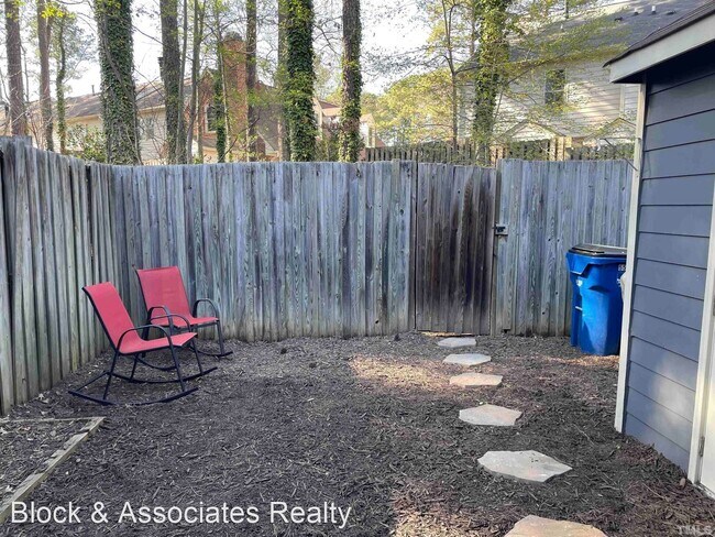 Building Photo - 3 br, 2.5 bath House - 5551 Hamstead Cross...