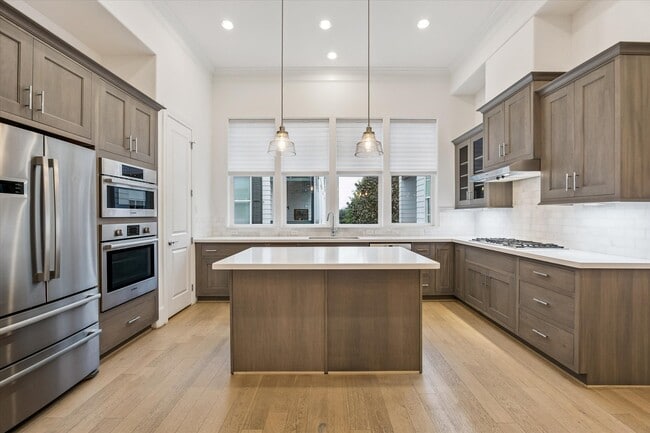 Photo - 823 Paige St Apartment