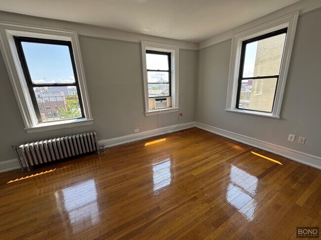 Foto del edificio - 32-15 35th St