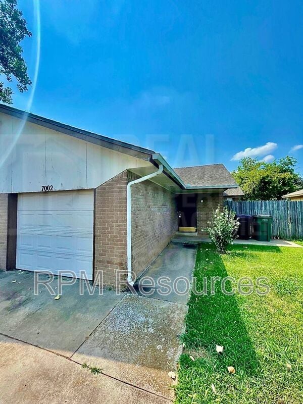 Photo - 7002 Woodlake Dr Apartment