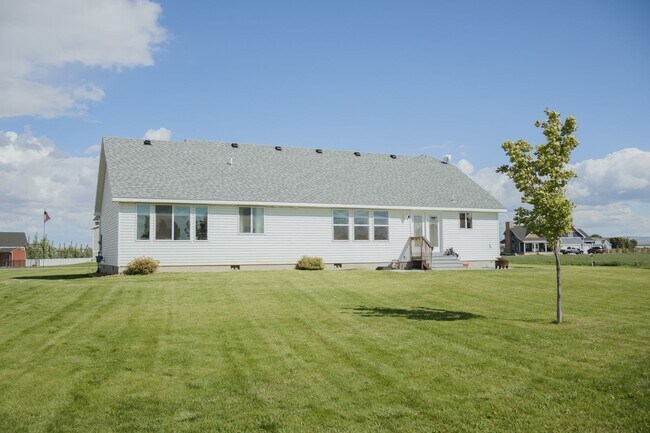 Foto del edificio - 3951 Woodland Dr