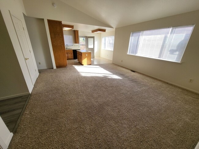 Building Photo - CAB0848>**