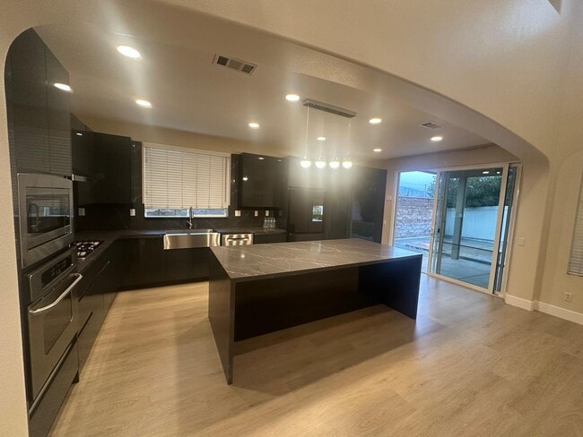 Foto del edificio - 45811 Honeysuckle Ct