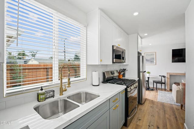 Building Photo - 894 Saratoga St