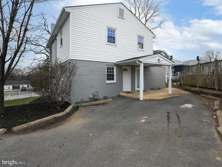 Foto principal - 219 Millwood Ave