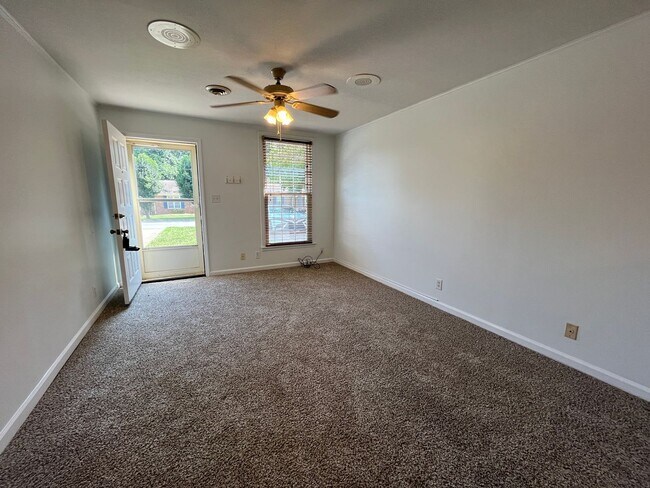 Foto del edificio - Condo in the Heart of Sango. Super Easy Access to I24