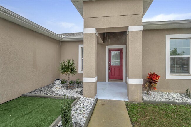 Building Photo - 333 Lauderdale Ct