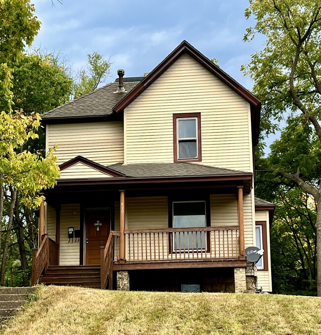 Building Photo - 439 S Parker Dr