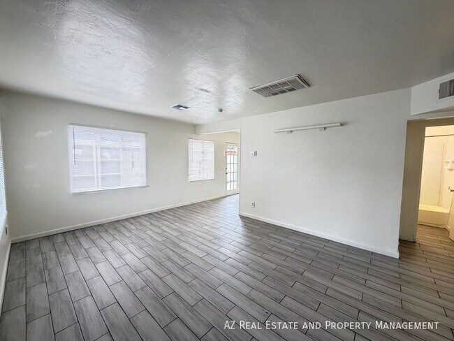 Foto del edificio - 7210 N 55th Dr