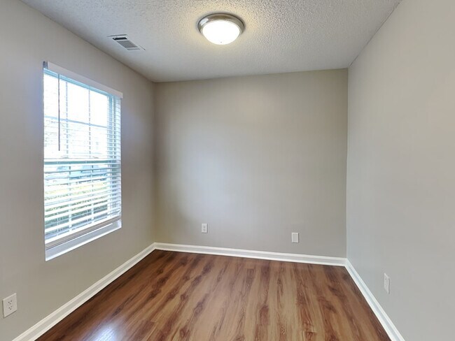 Building Photo - 20 Fieldview Ln