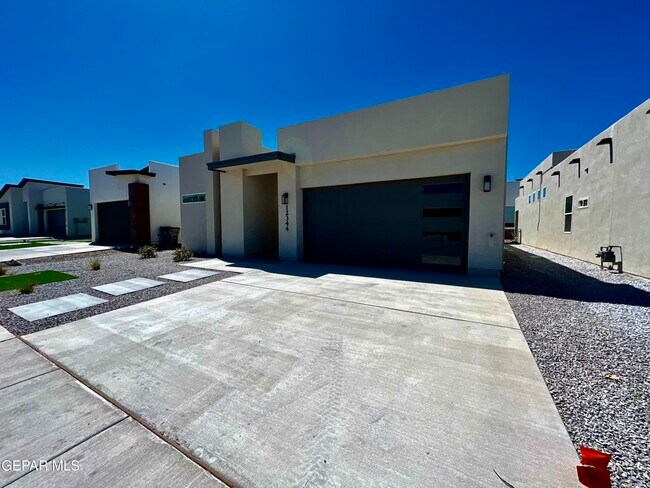 Building Photo - 12344 Desert Heights Ct