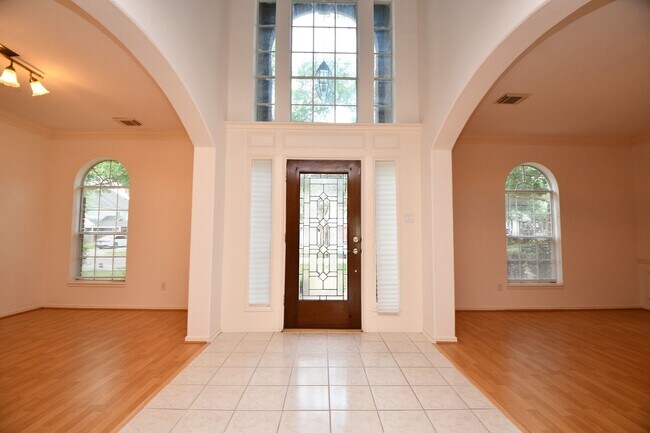 Building Photo - 4323 Magnolia Ln