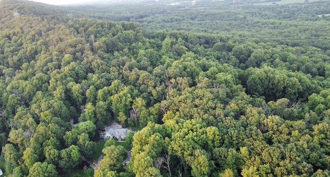 Foto del edificio - 3880 Point of Rocks Rd