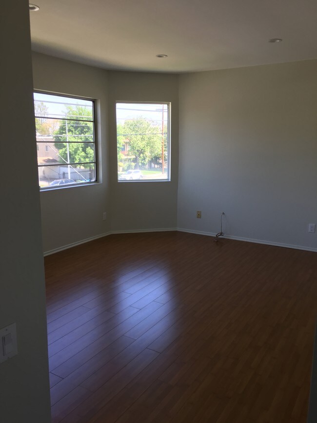Foto del edificio - 12164 Oxnard St