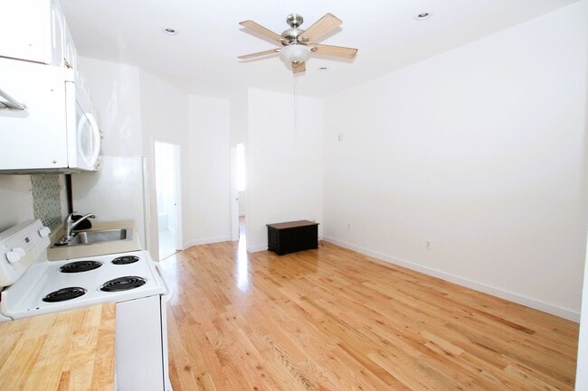 Building Photo - Beautiful 2 bedroom in fishtown available ...