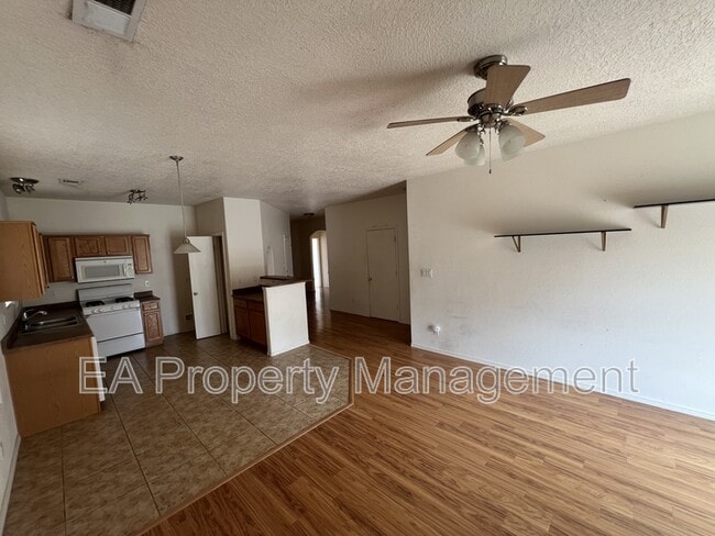 Building Photo - 2605 Sarita Ave NW