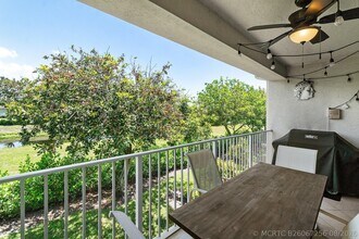 Building Photo - 6181 Island Walk