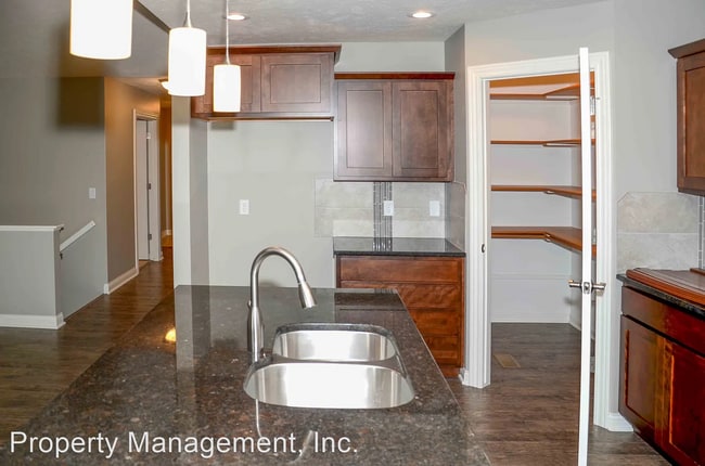 Building Photo - 4 br, 3 bath House - 1141 N 99th St.