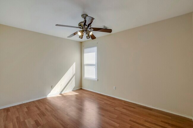 Building Photo - 18231 Valebluff Ln