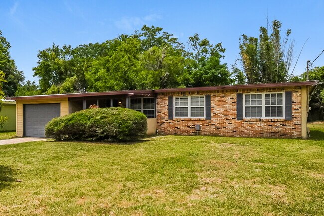 Foto del edificio - 1120 Skye Dr W