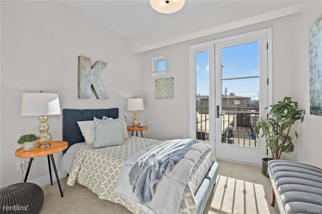 Building Photo - 4 br, 3 bath Townhome - 913 Arcadia Ave Un...