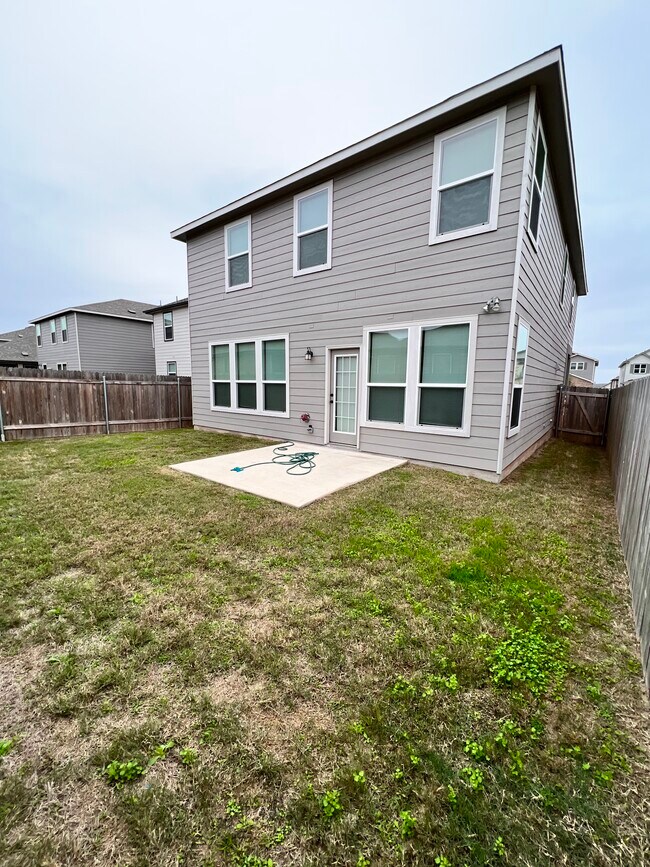 Foto del edificio - 6408 Carriage Pines Dr