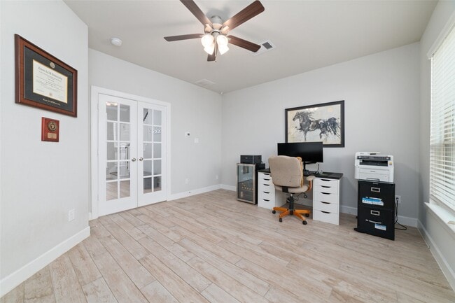 Building Photo - 4011 Centre Valley Ln
