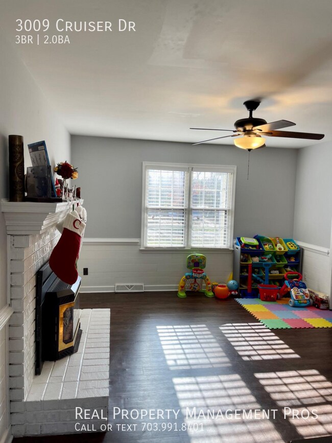 Building Photo - Single Family Home in Gated Community w/ P...