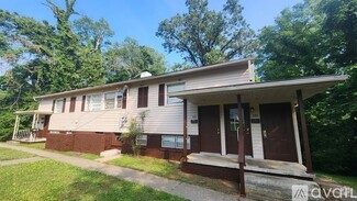 Building Photo - 383 W Outer Dr