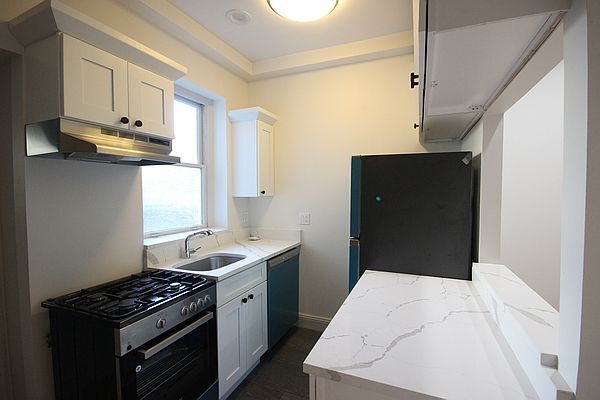 Building Photo - 317 Bloomfield St