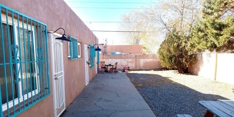 Primary Photo - 525 Mesilla Street SE