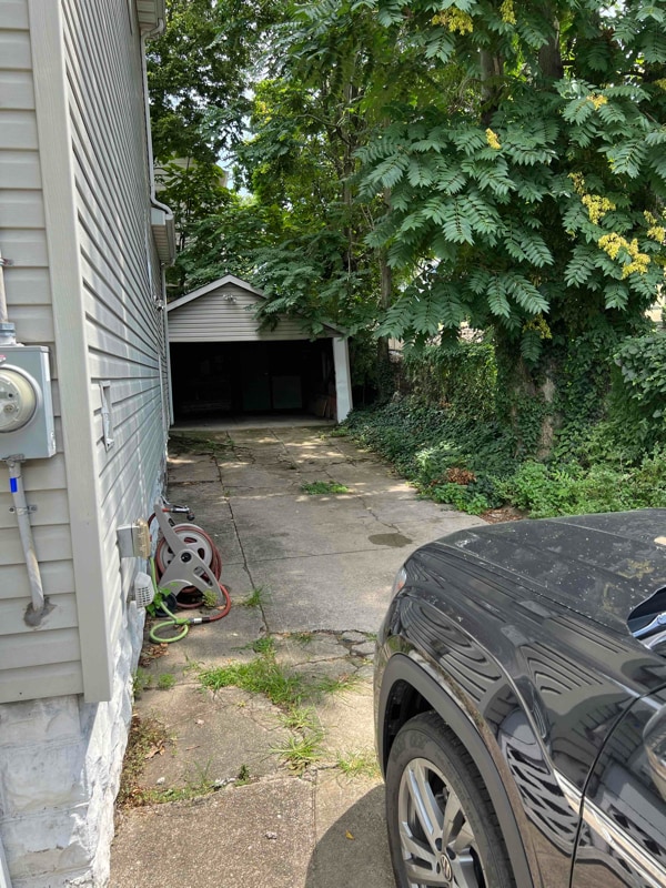 Photo - 2848 Linwood Ave House