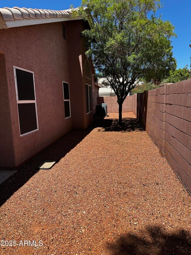 Foto del edificio - 6273 W Louise Dr