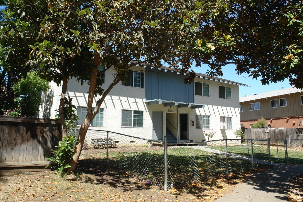 Foto del edificio - 5653 Via Monte Dr