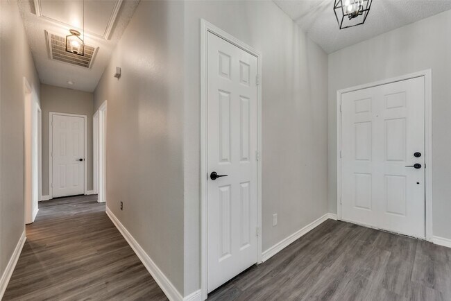 Foto del edificio - 5509 Fruitwood Dr